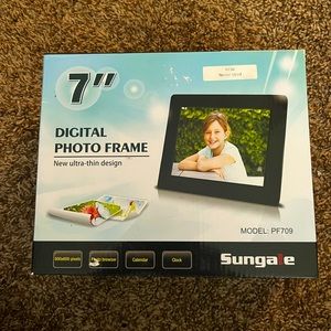 New 7" PURE DIGITAL PHOTO FRAME